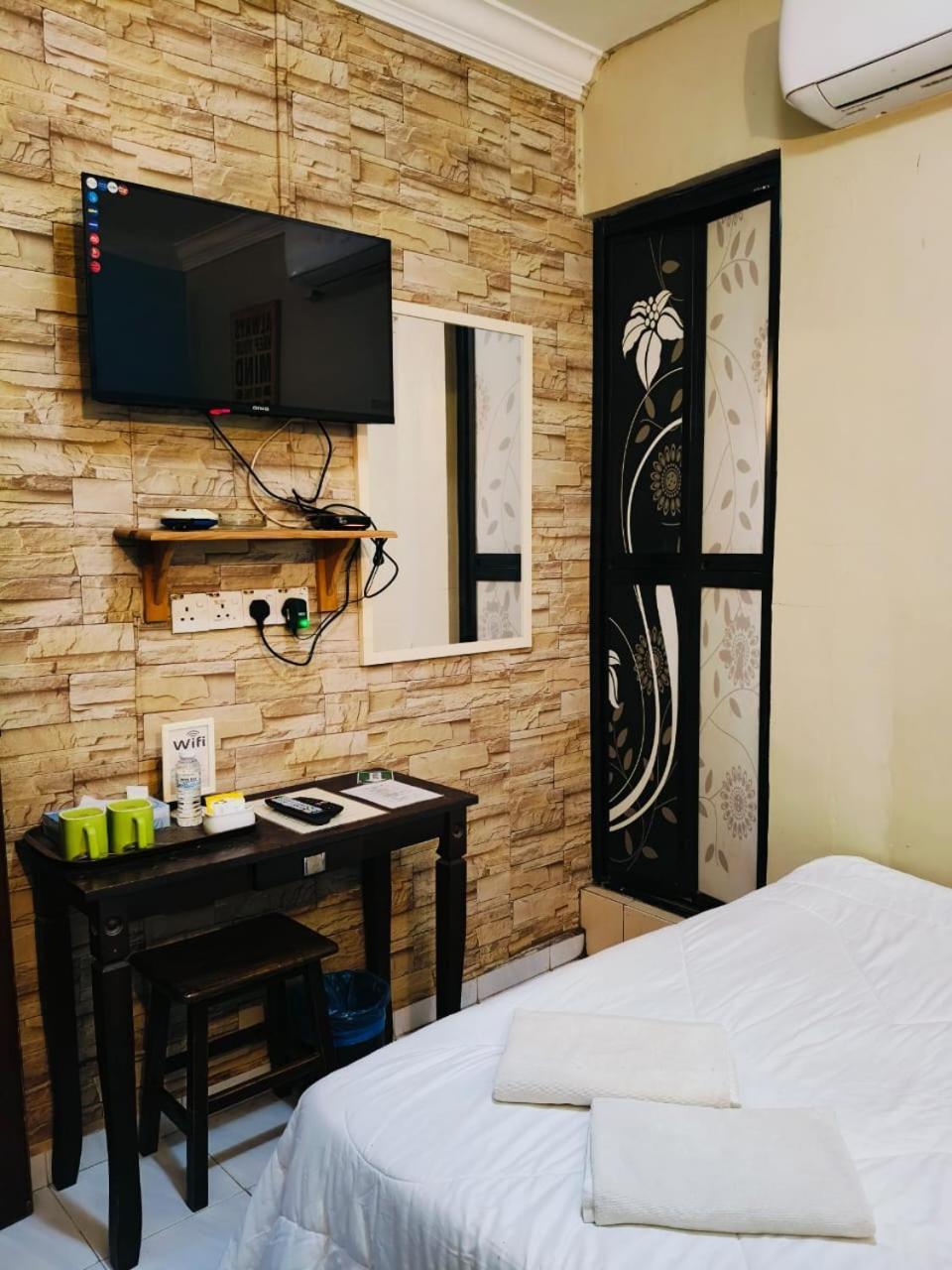 Manja Inn, Paka מראה חיצוני תמונה